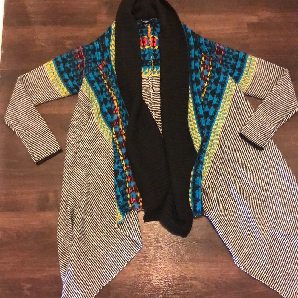 BB Dakota sweater size S